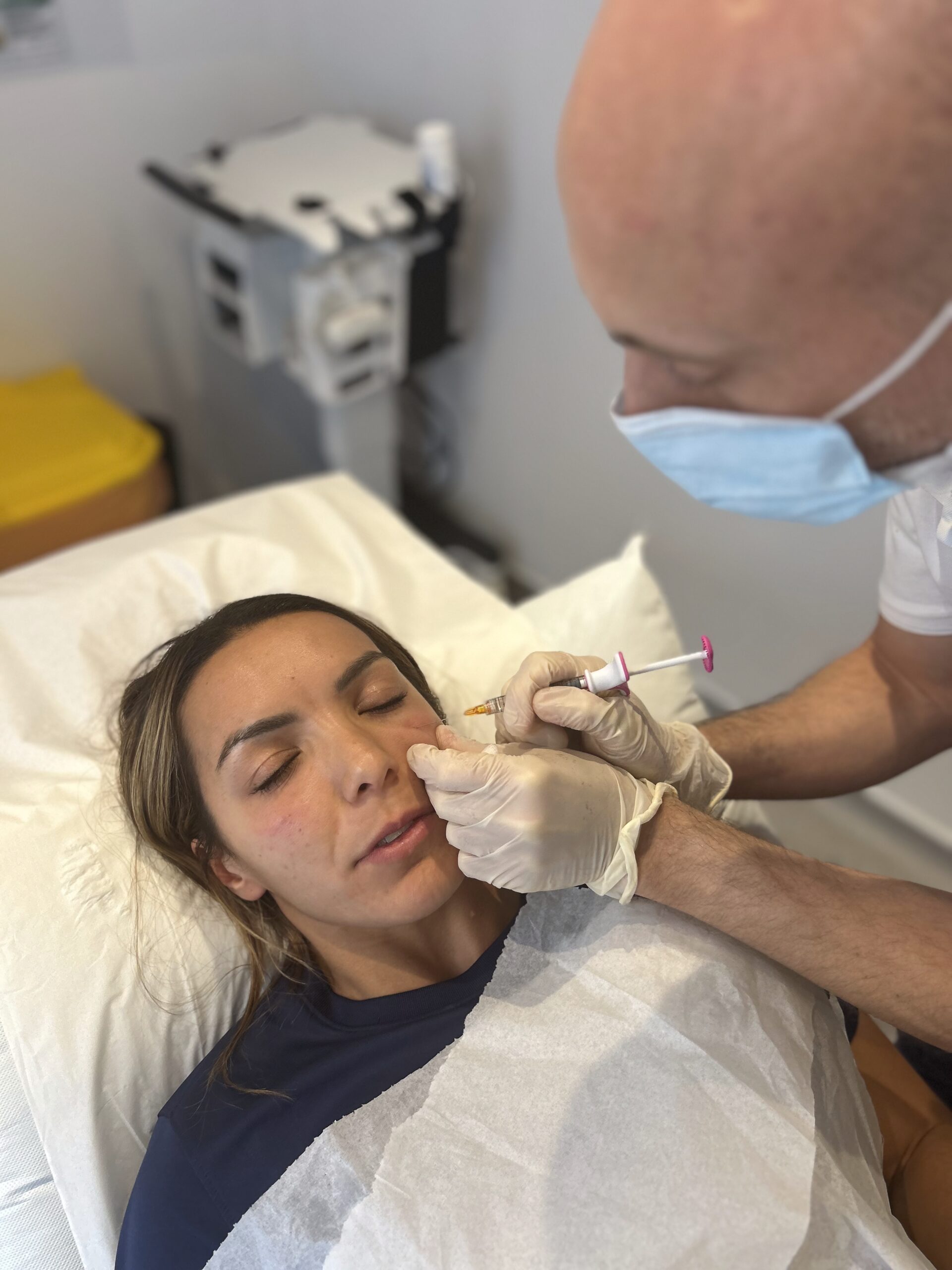 Under eye polynucleotides treatment in Wandsworth
